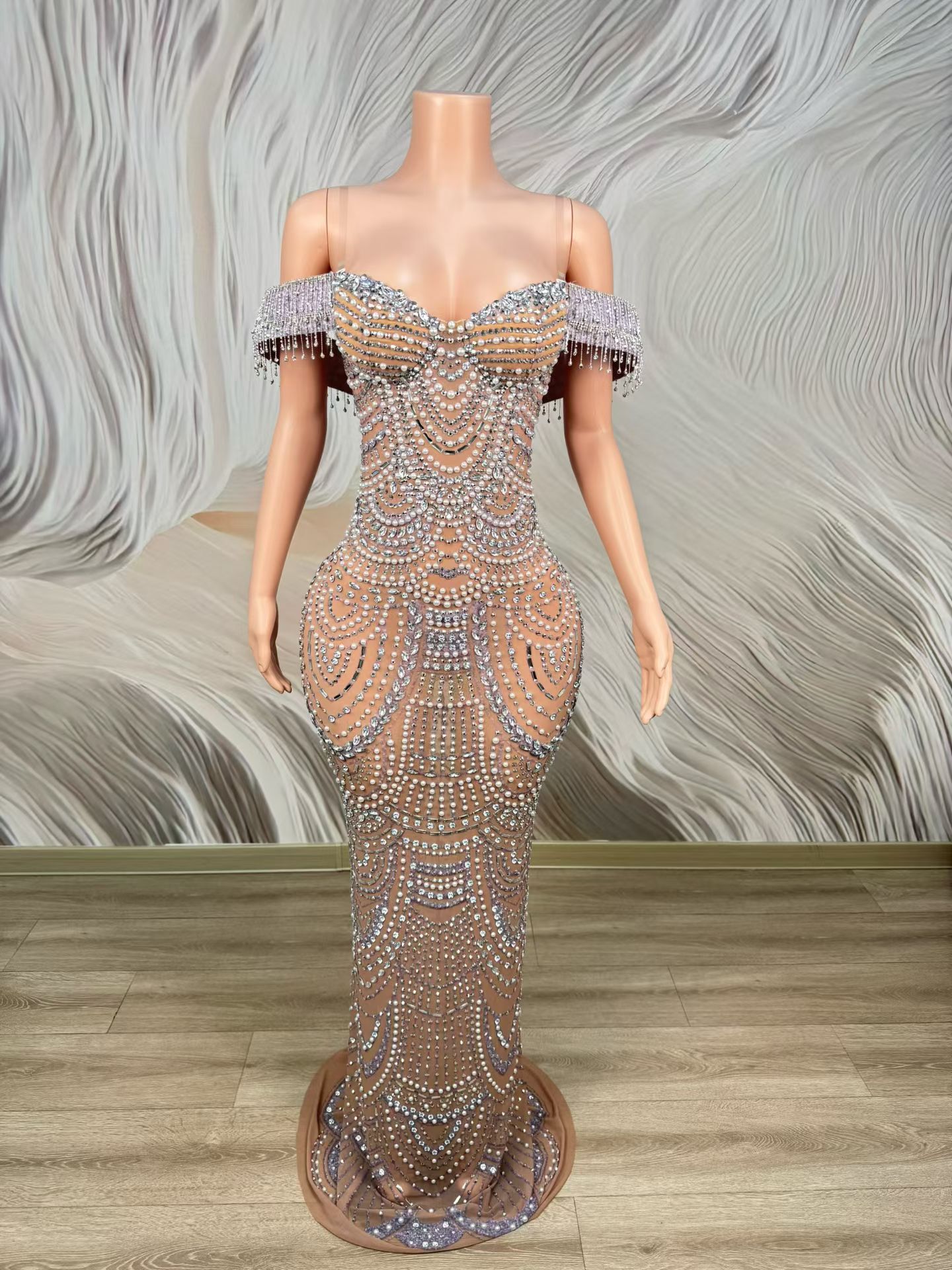 Luxury Elegant Formal Straples - Women Formal Wear Photoshoot 评论和价格
