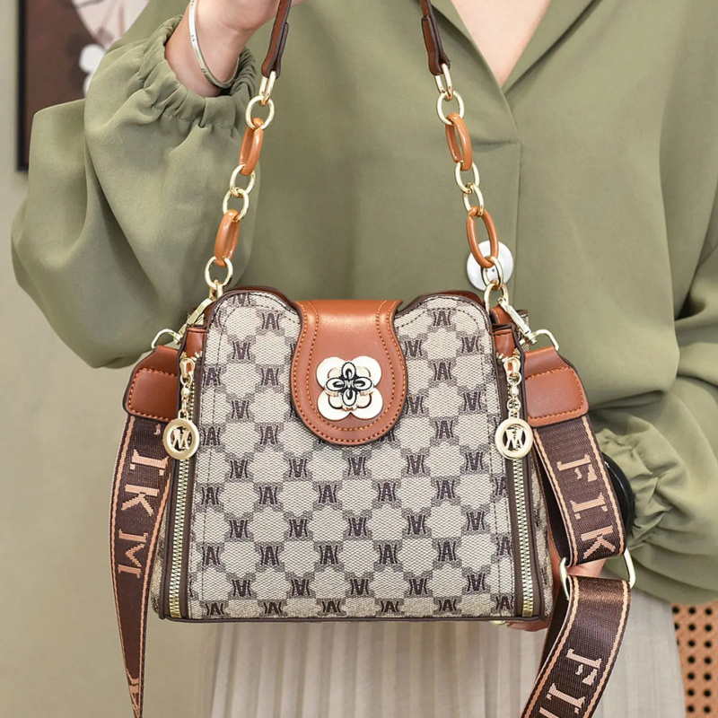 vintage letter printed shoulde - Women'S Work Fashion 评论和价格