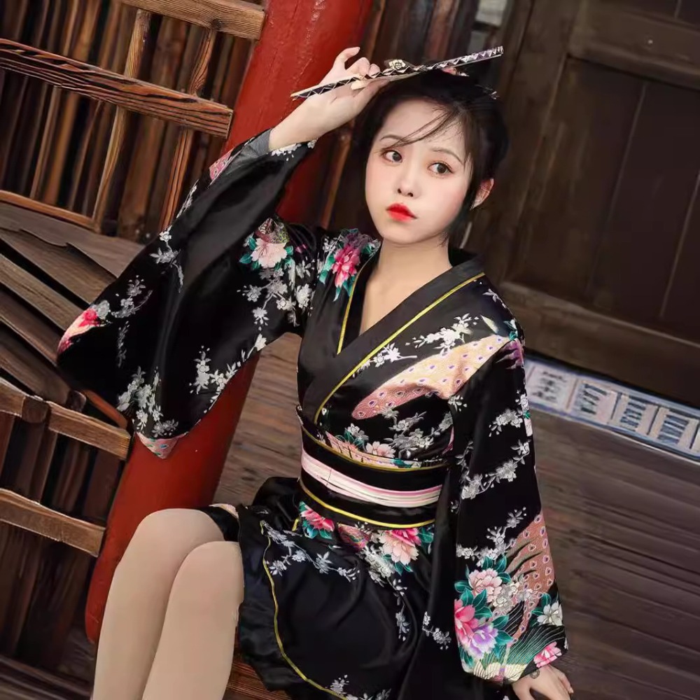 Women Red Formal Kimono Yukata - Women Formal Wear Photoshoot 评论和价格